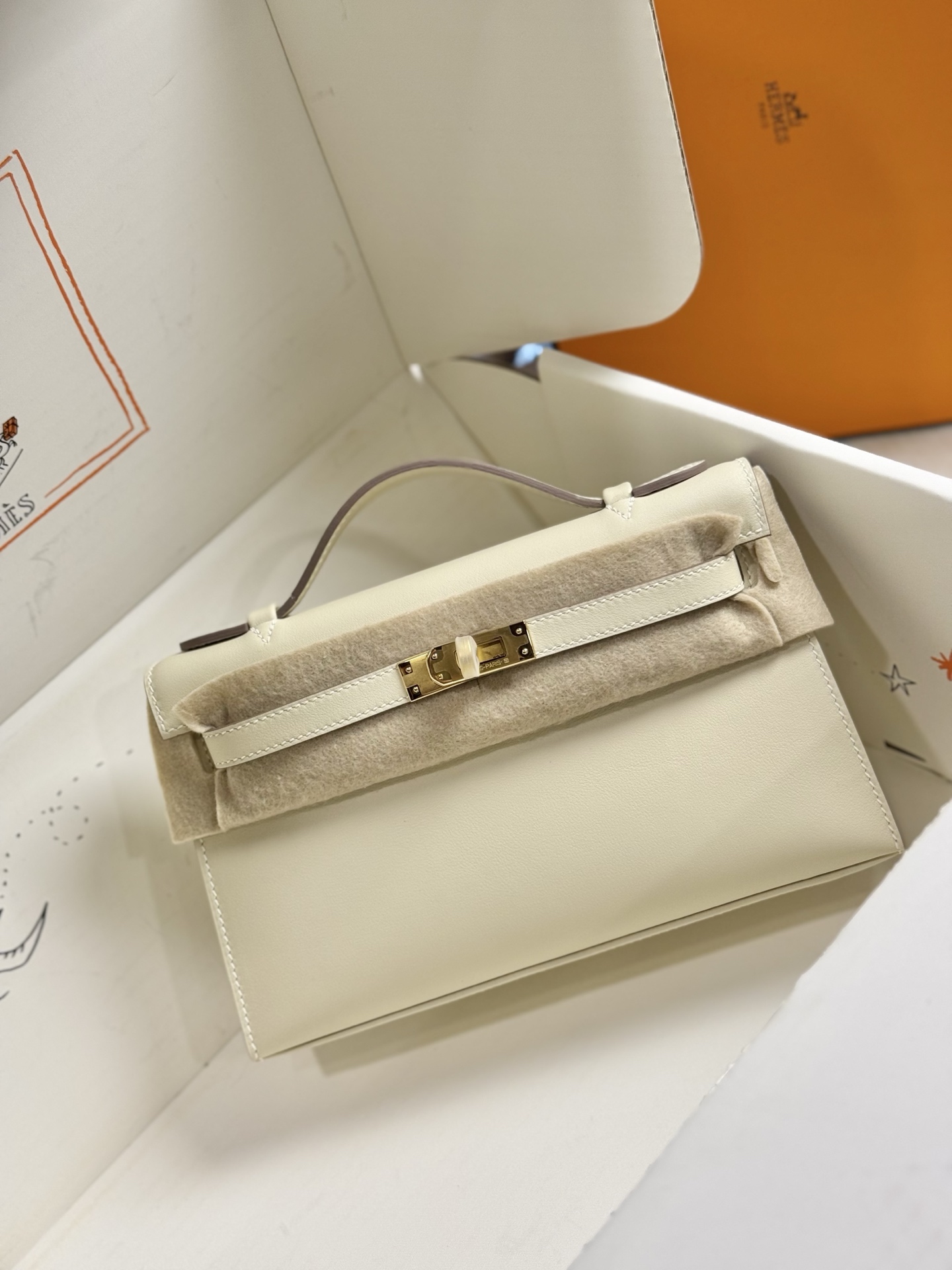 kelly pochette