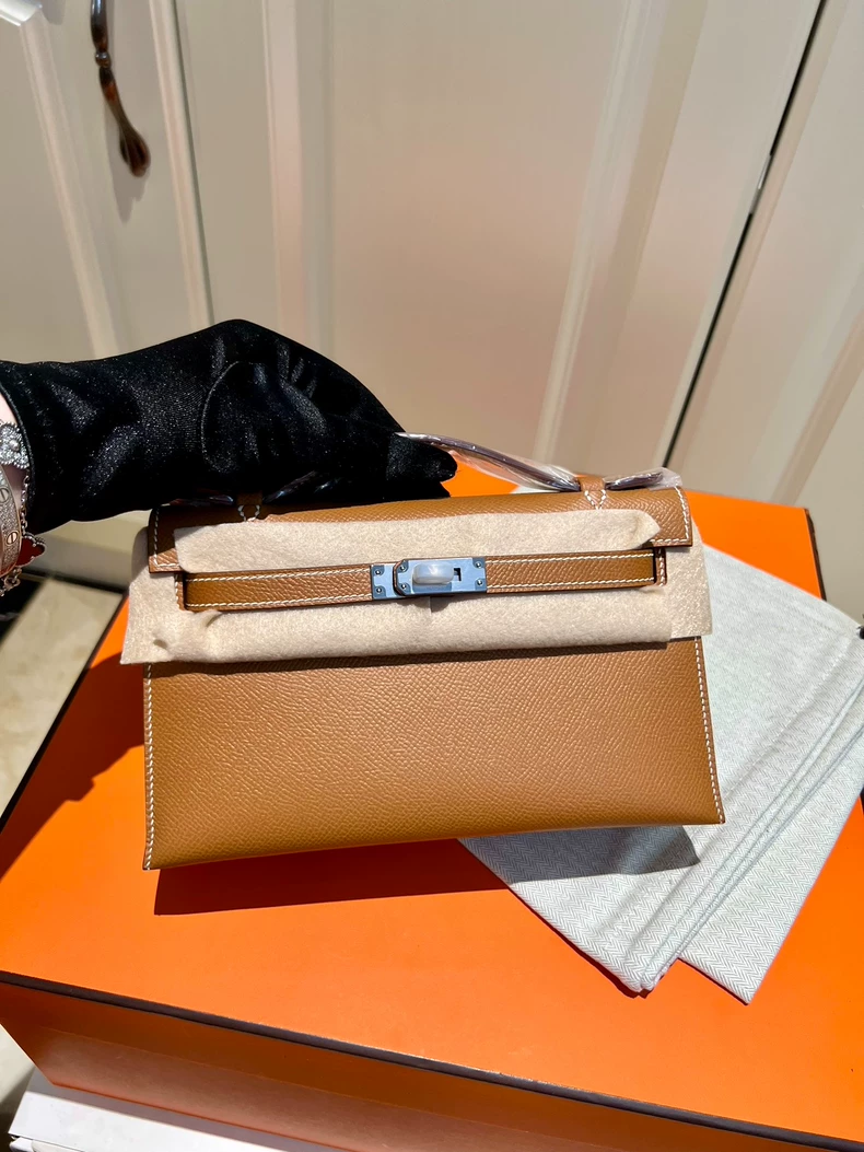 kelly pochette